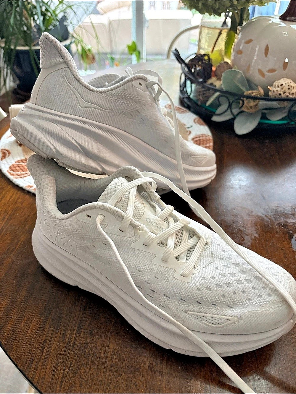 HOKA Clifton white Athletic Shoes US 8 B